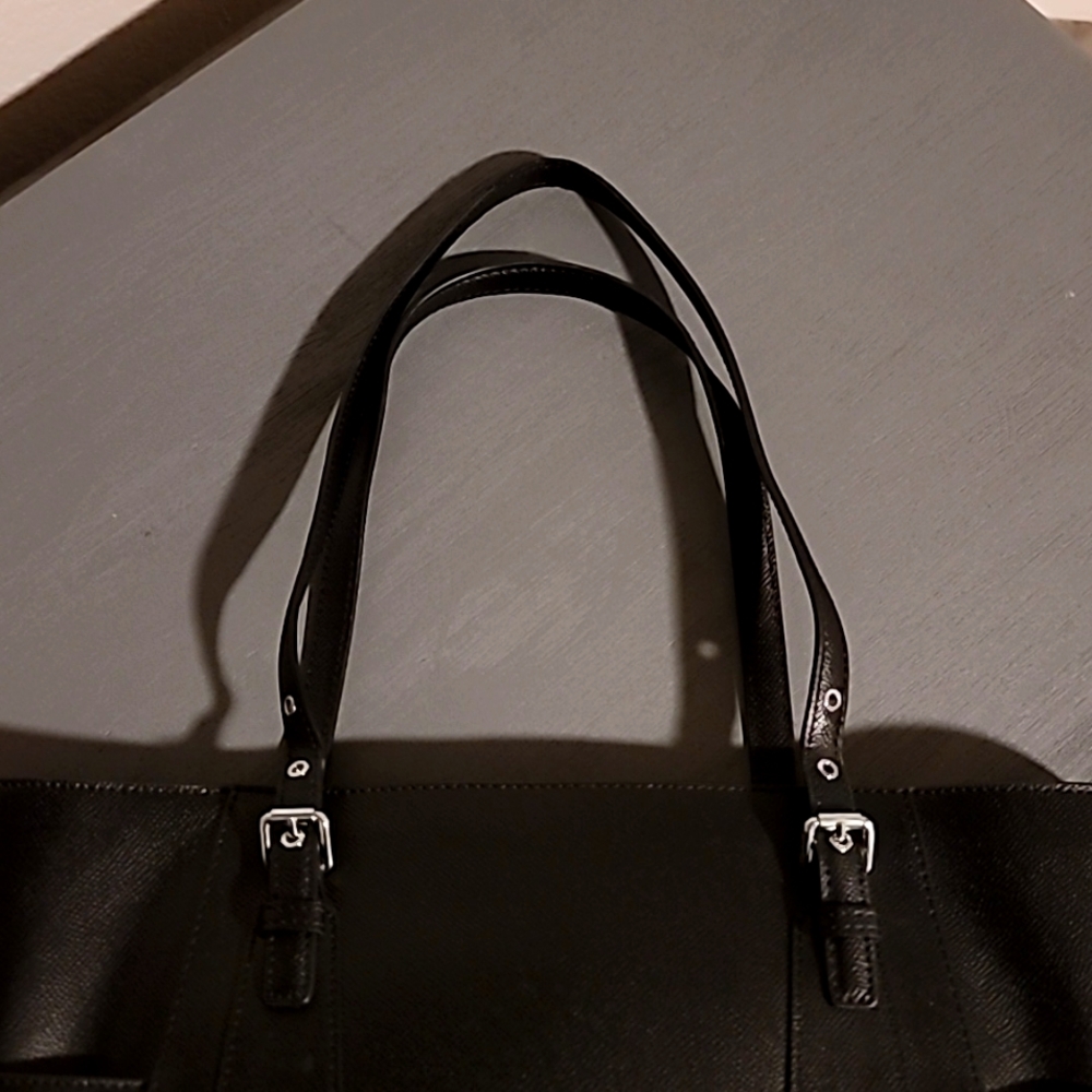 Michael Kors Voyager Saffiano Black Leather Tote Bag - Picture 15 of 15